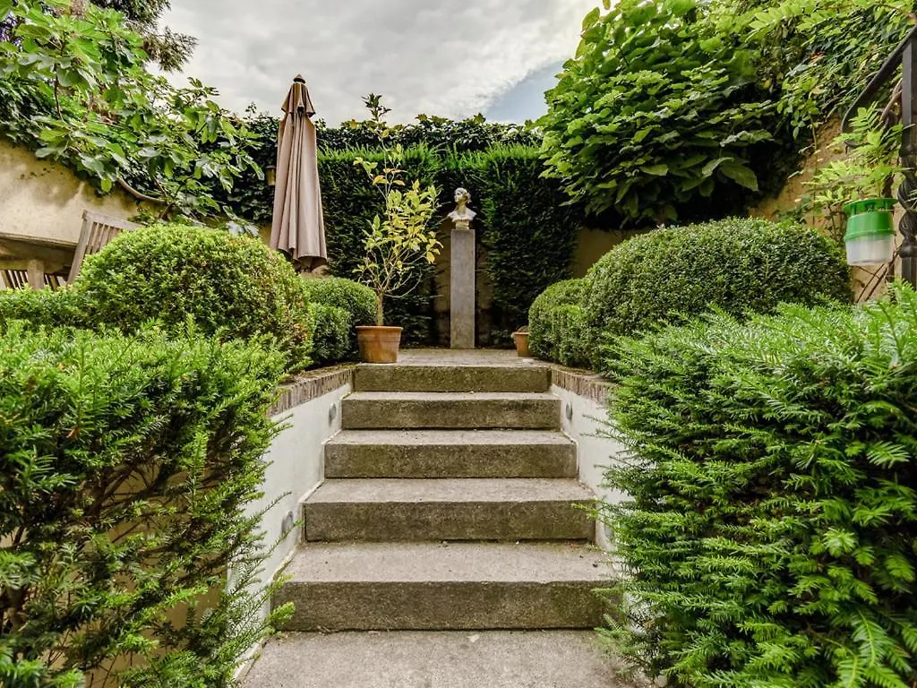 Ada Bed and Breakfast Antwerpen 0*,  België